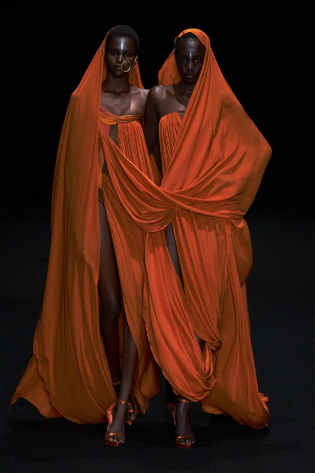 مجموعة Gaurav Gupta لصيف 2025 