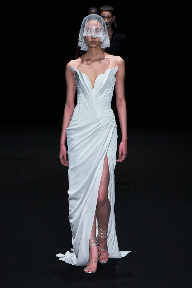 مجموعة Gaurav Gupta لصيف 2025 