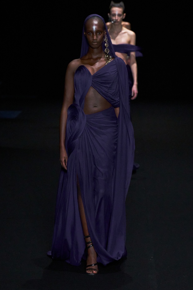 مجموعة Gaurav Gupta لصيف 2025 