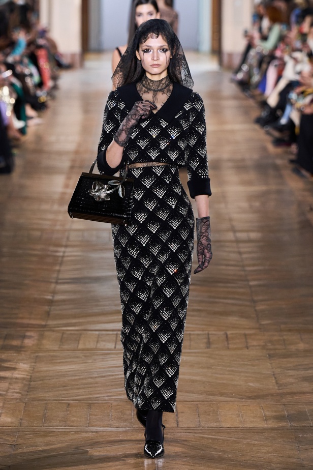 مجموعة جورج حبيقة للأزياء الراقية لربيع 2025