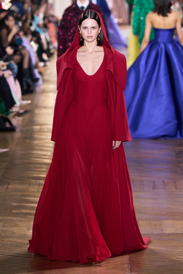 مجموعة جورج حبيقة للأزياء الراقية لربيع 2025