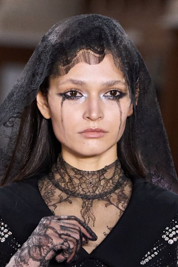 مجموعة جورج حبيقة للأزياء الراقية لربيع 2025