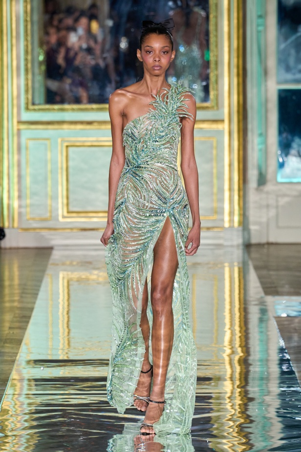 مجموعة Zuhair Murad للأزياء الراقية لربيع 2025 