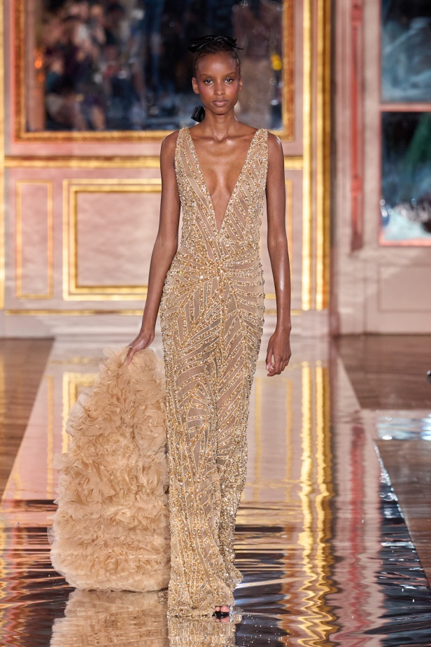 مجموعة Zuhair Murad للأزياء الراقية لربيع 2025 