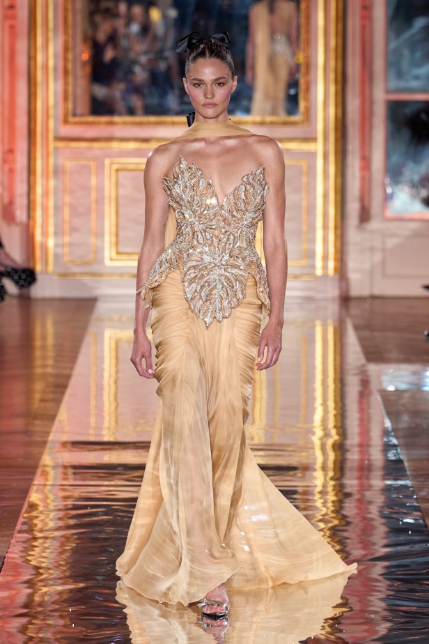 مجموعة Zuhair Murad للأزياء الراقية لربيع 2025 