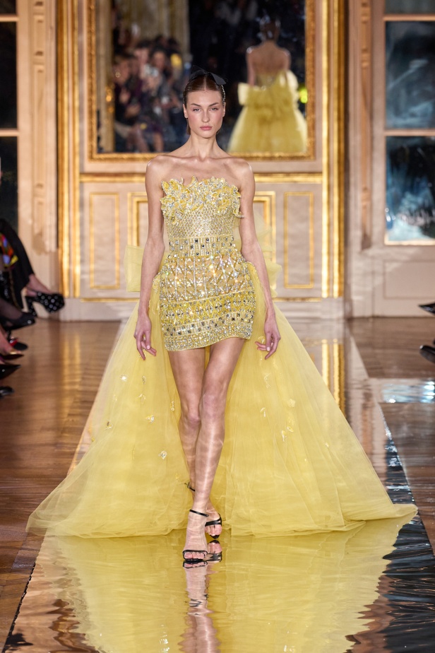 مجموعة Zuhair Murad للأزياء الراقية لربيع 2025 