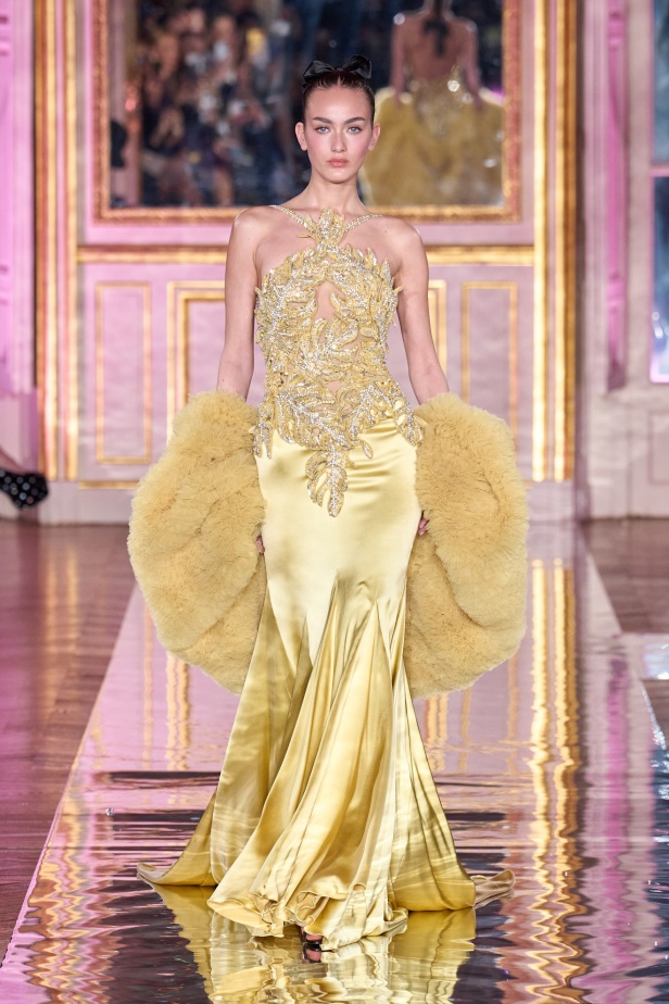 مجموعة Zuhair Murad للأزياء الراقية لربيع 2025 