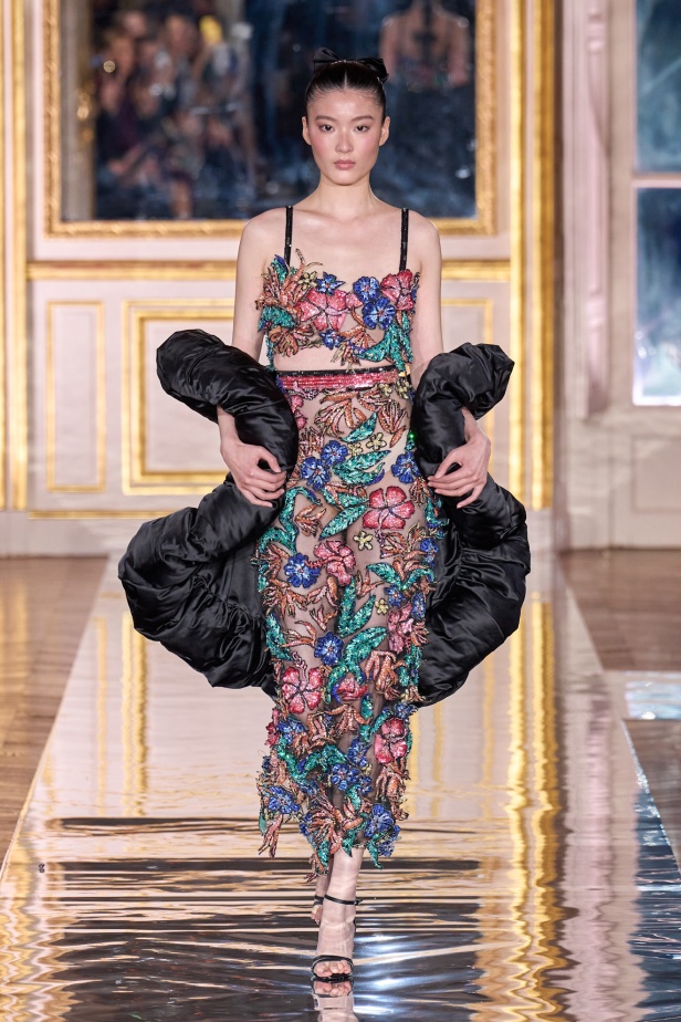 مجموعة Zuhair Murad للأزياء الراقية لربيع 2025 