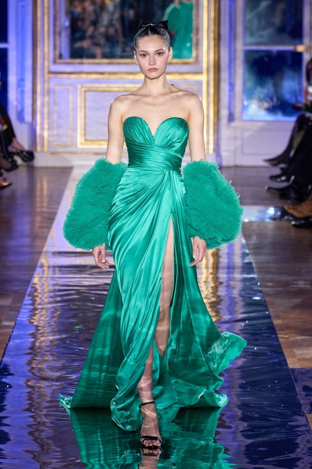 مجموعة Zuhair Murad للأزياء الراقية لربيع 2025 