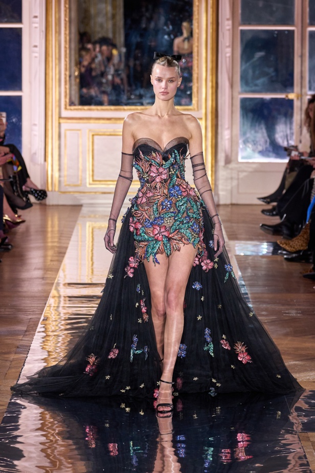 مجموعة Zuhair Murad للأزياء الراقية لربيع 2025 
