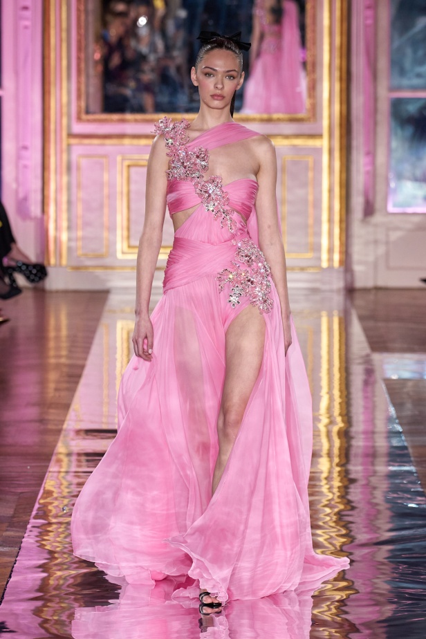مجموعة Zuhair Murad للأزياء الراقية لربيع 2025 