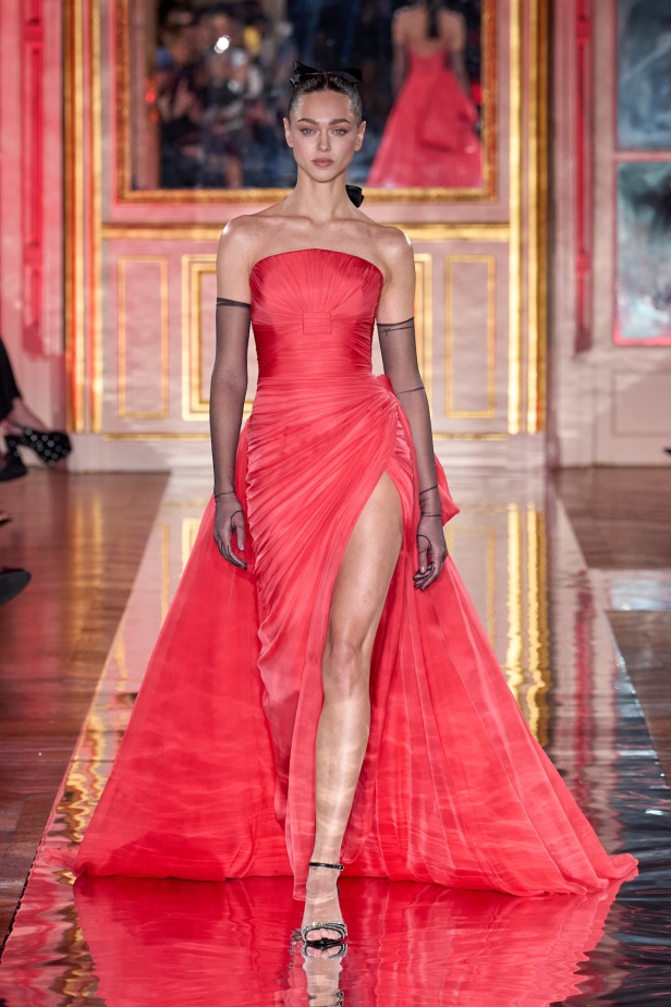 مجموعة Zuhair Murad للأزياء الراقية لربيع 2025 