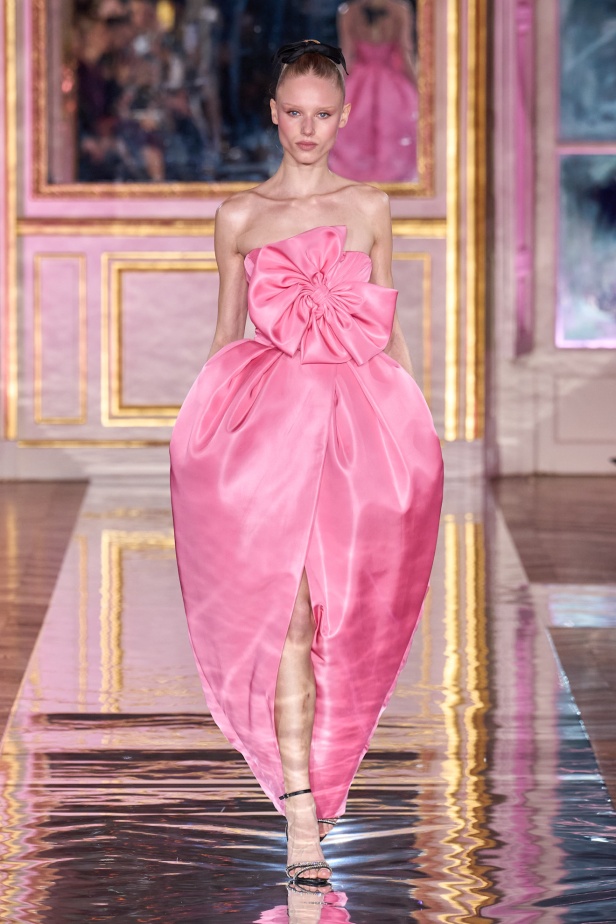 مجموعة Zuhair Murad للأزياء الراقية لربيع 2025 