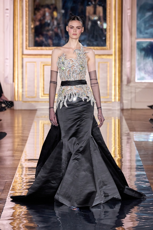مجموعة Zuhair Murad للأزياء الراقية لربيع 2025 