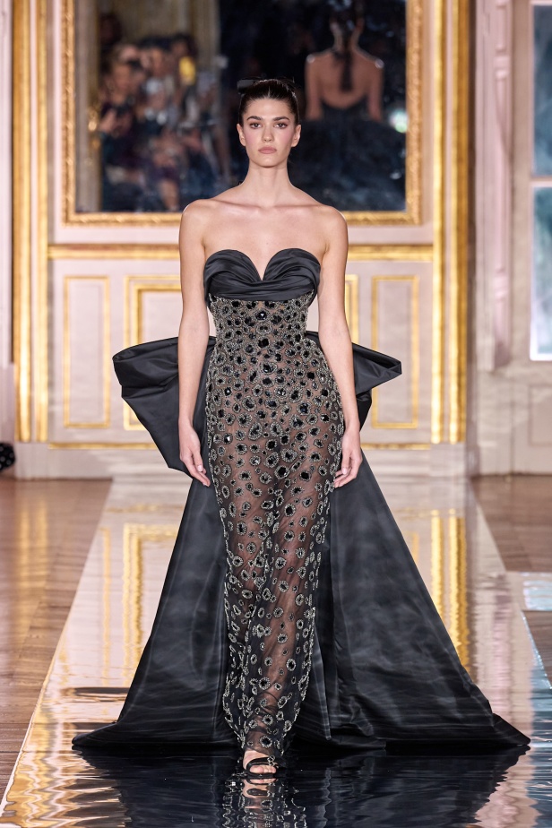 مجموعة Zuhair Murad للأزياء الراقية لربيع 2025 