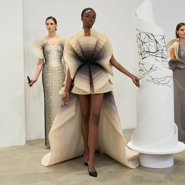 مجموعة رامي العلي للأزياء الراقية لربيع وصيف 2025