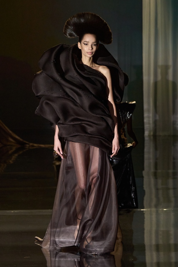 مجموعة Stephane Rolland للأزياء الراقية لربيع 2025 
