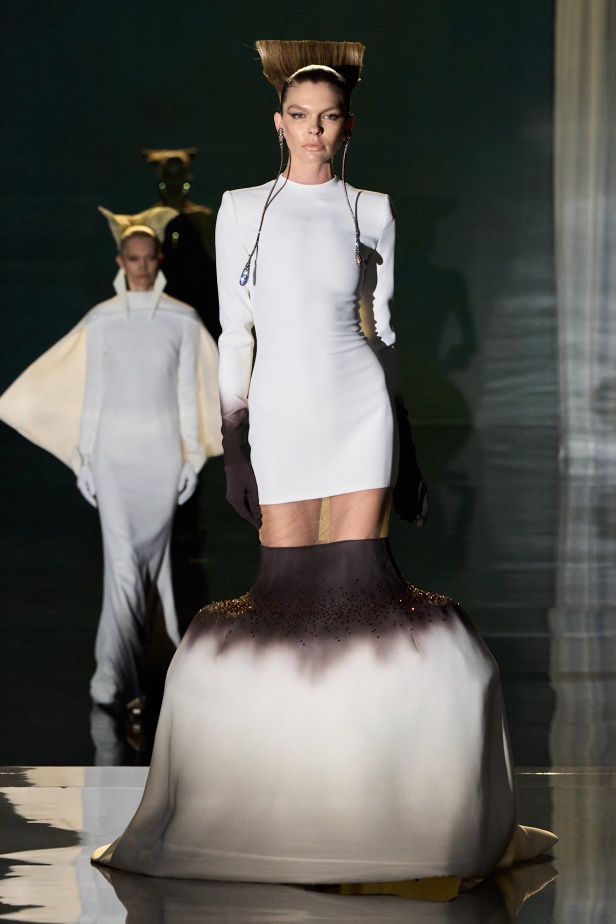 مجموعة Stephane Rolland للأزياء الراقية لربيع 2025 