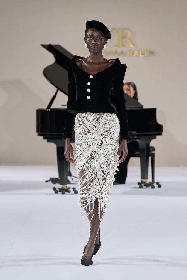  عرض Tamara Ralph لصيف 2015 في باريس