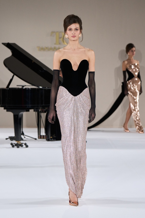  عرض Tamara Ralph لصيف 2015 في باريس