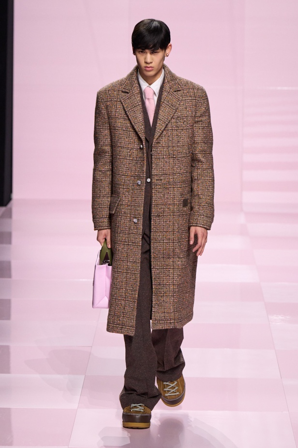 مجموعة خريف و شتاء 2025 للملابس الرجالية من Louis Vuitton