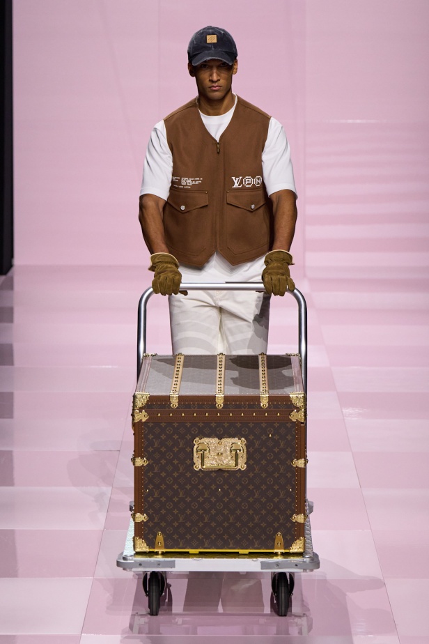 مجموعة خريف و شتاء 2025 للملابس الرجالية من Louis Vuitton