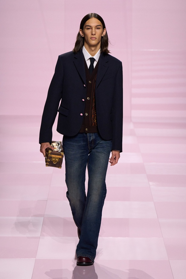 مجموعة خريف و شتاء 2025 للملابس الرجالية من Louis Vuitton