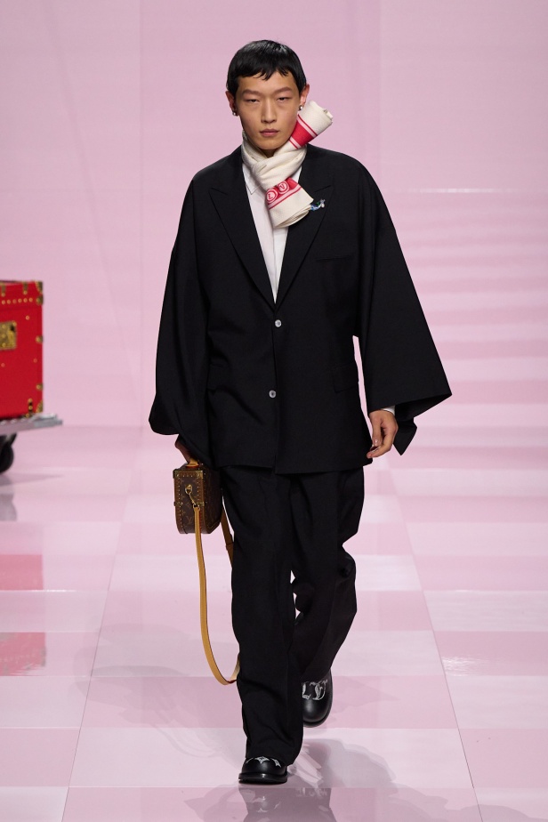 مجموعة خريف و شتاء 2025 للملابس الرجالية من Louis Vuitton