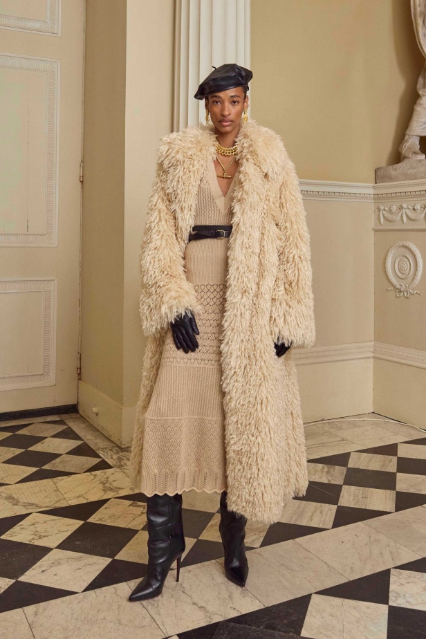 عرض أزياء Temperley London لخريف وشتاء 2025-2026