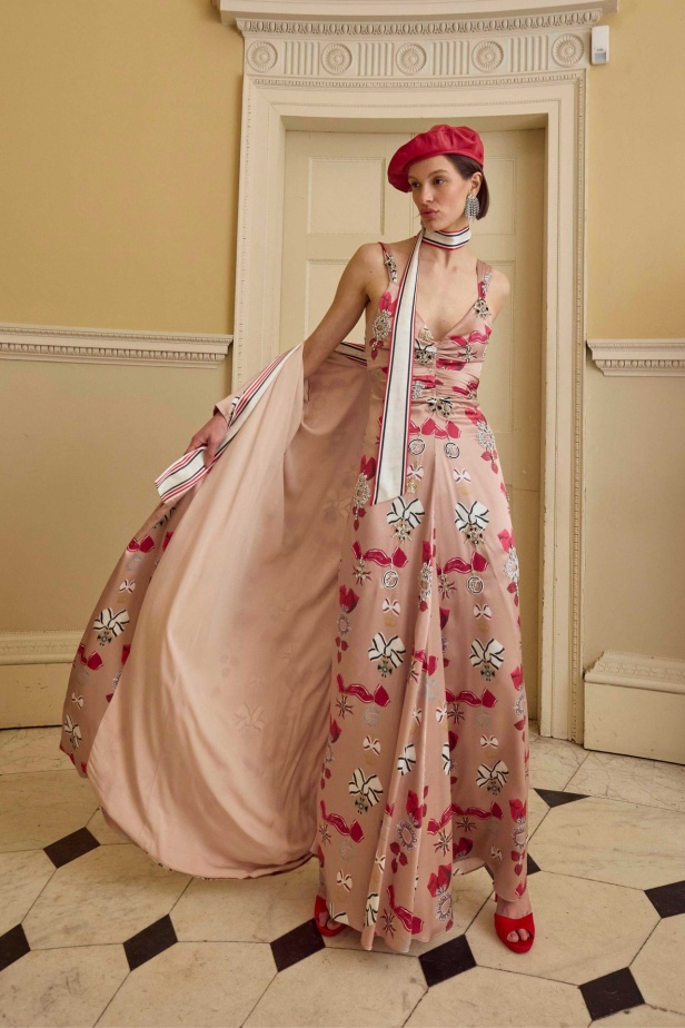 عرض أزياء Temperley London لخريف وشتاء 2025-2026