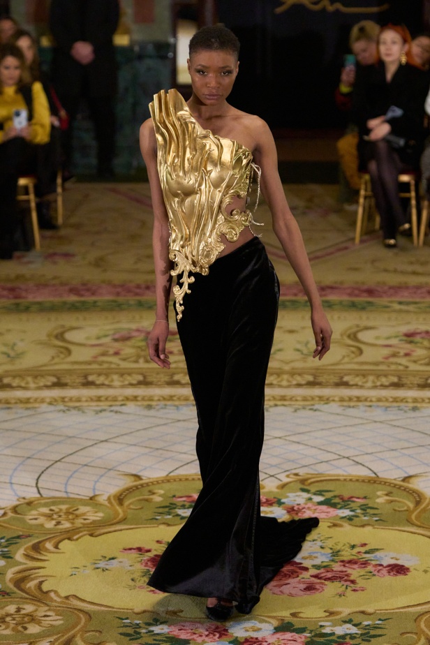  روبير أبي نادر يكشف أسرار الأناقة الملكية في ربيع وصيف 2025