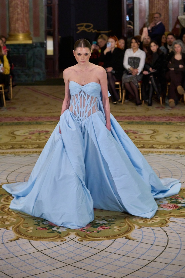  روبير أبي نادر يكشف أسرار الأناقة الملكية في ربيع وصيف 2025