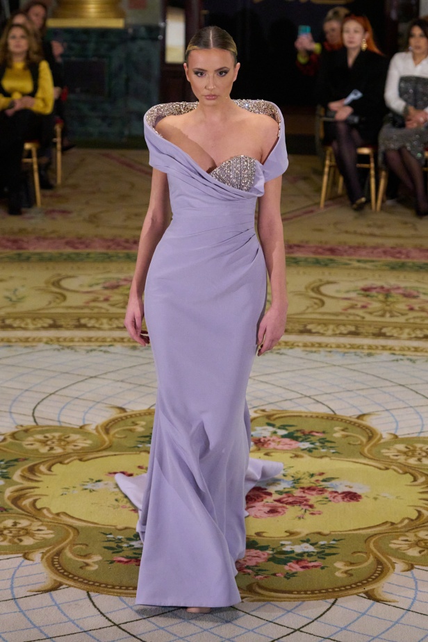  روبير أبي نادر يكشف أسرار الأناقة الملكية في ربيع وصيف 2025