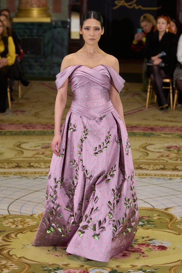  روبير أبي نادر يكشف أسرار الأناقة الملكية في ربيع وصيف 2025