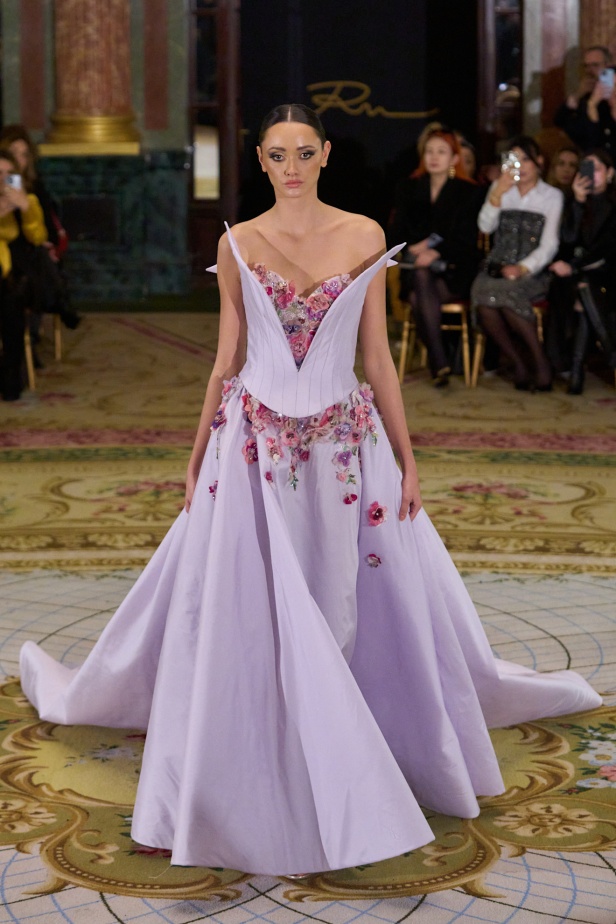  روبير أبي نادر يكشف أسرار الأناقة الملكية في ربيع وصيف 2025