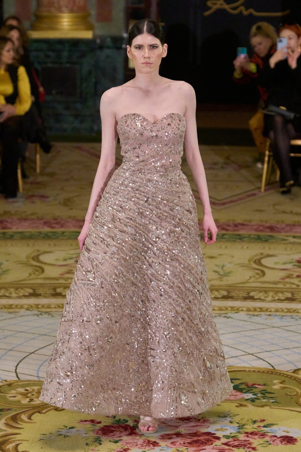  روبير أبي نادر يكشف أسرار الأناقة الملكية في ربيع وصيف 2025