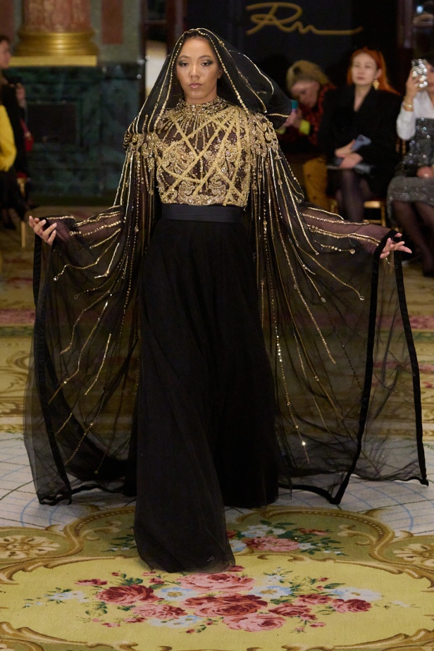  روبير أبي نادر يكشف أسرار الأناقة الملكية في ربيع وصيف 2025