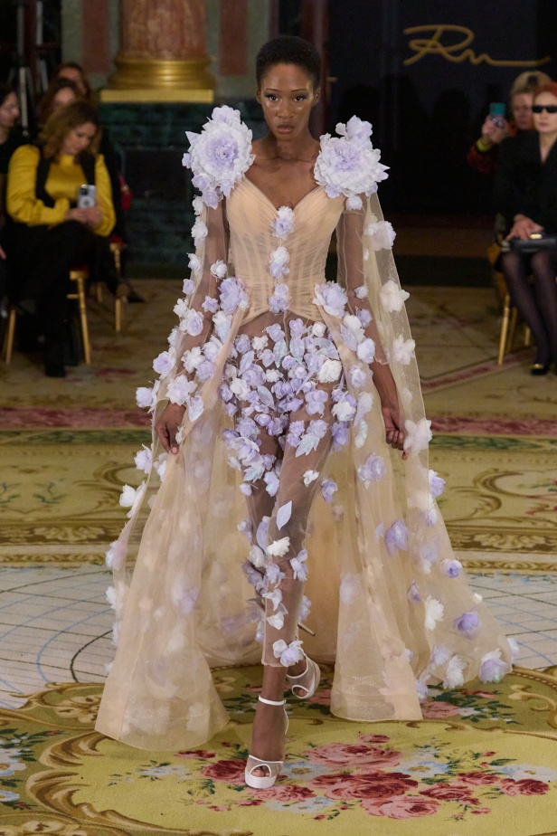  روبير أبي نادر يكشف أسرار الأناقة الملكية في ربيع وصيف 2025