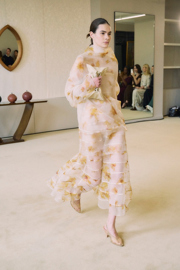 عودة إلى جوهر الاناقة في "التوزارا" لخريف وشتاء 2025 للملابس الجاهزة