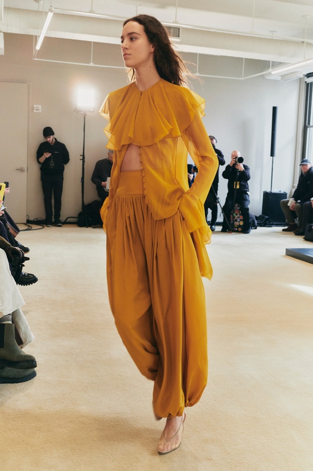 عودة إلى جوهر الاناقة في "التوزارا" لخريف وشتاء 2025 للملابس الجاهزة