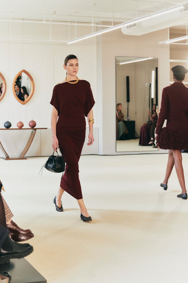 عودة إلى جوهر الاناقة في "التوزارا" لخريف وشتاء 2025 للملابس الجاهزة