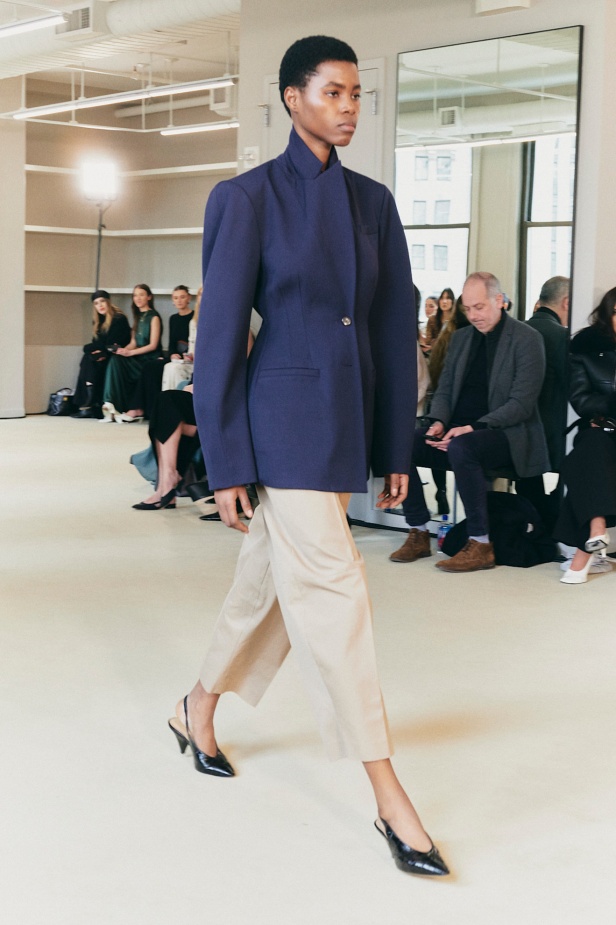 عودة إلى جوهر الاناقة في "التوزارا" لخريف وشتاء 2025 للملابس الجاهزة