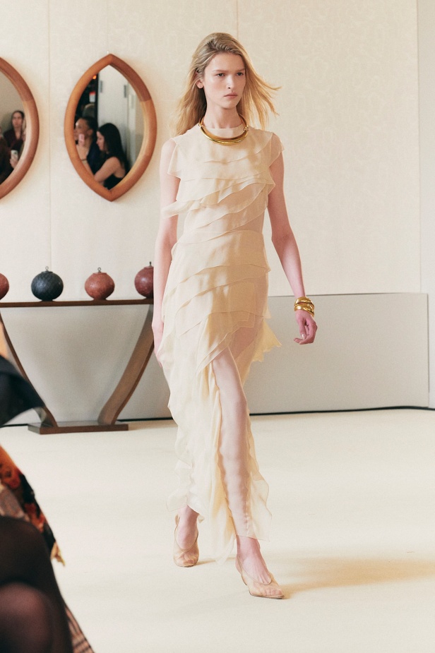 عودة إلى جوهر الاناقة في "التوزارا" لخريف وشتاء 2025 للملابس الجاهزة