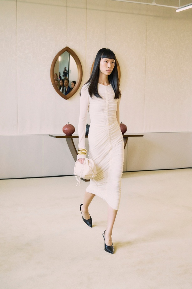 عودة إلى جوهر الاناقة في "التوزارا" لخريف وشتاء 2025 للملابس الجاهزة