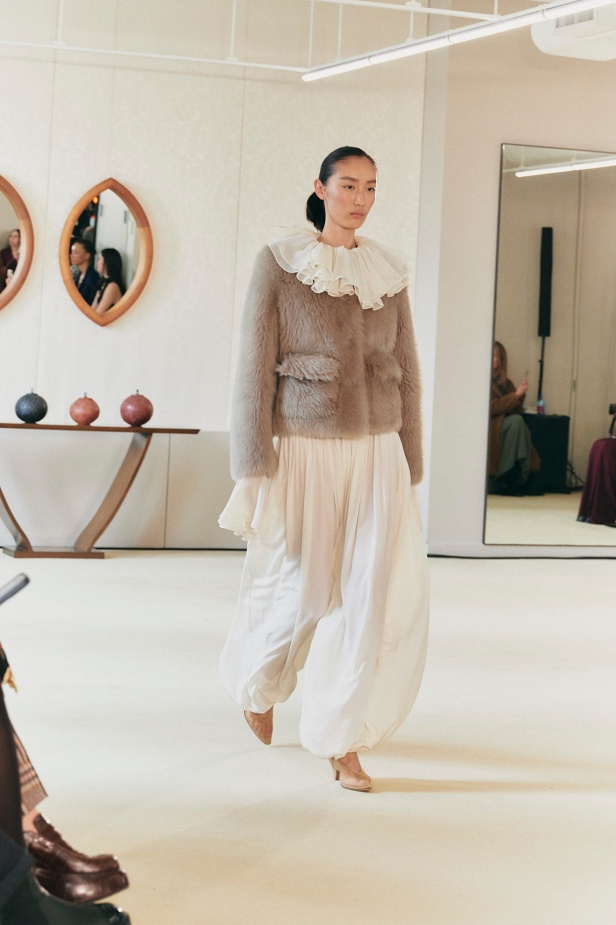 عودة إلى جوهر الاناقة في "التوزارا" لخريف وشتاء 2025 للملابس الجاهزة