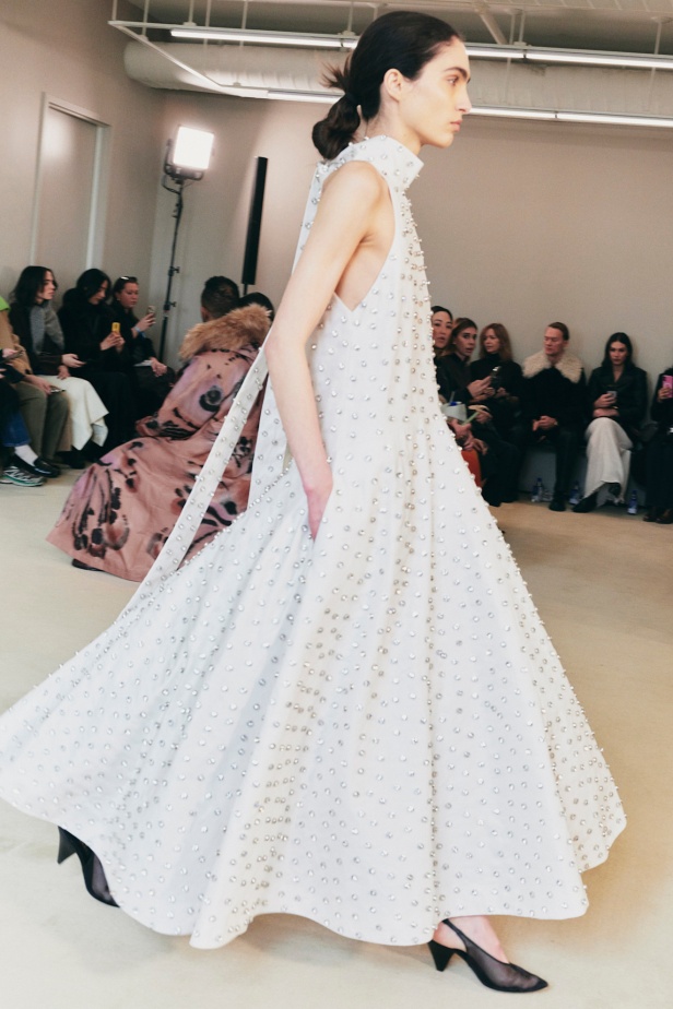 عودة إلى جوهر الاناقة في "التوزارا" لخريف وشتاء 2025 للملابس الجاهزة