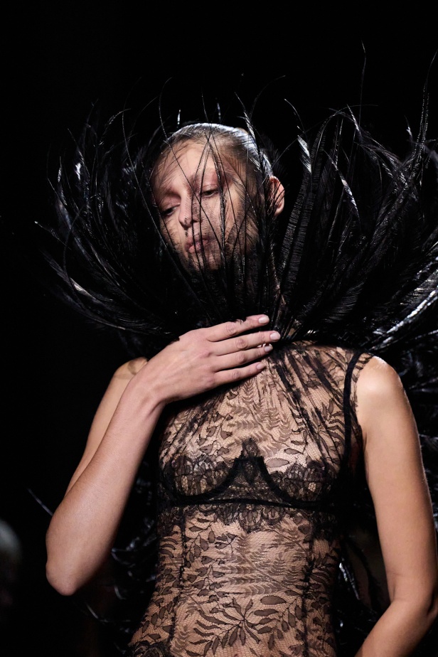 مجموعة Ashi Studio ربيع و صيف 2025 للأزياء الراقية