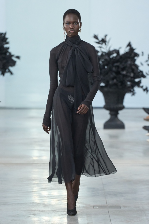 في أول مجموعة تحمل توقيعه لـ Blumarine ديفيد كوما يكرّم الأنوثة في السينما الإيطالية