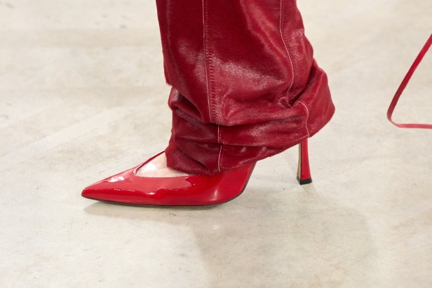 في أول مجموعة تحمل توقيعه لـ Blumarine ديفيد كوما يكرّم الأنوثة في السينما الإيطالية