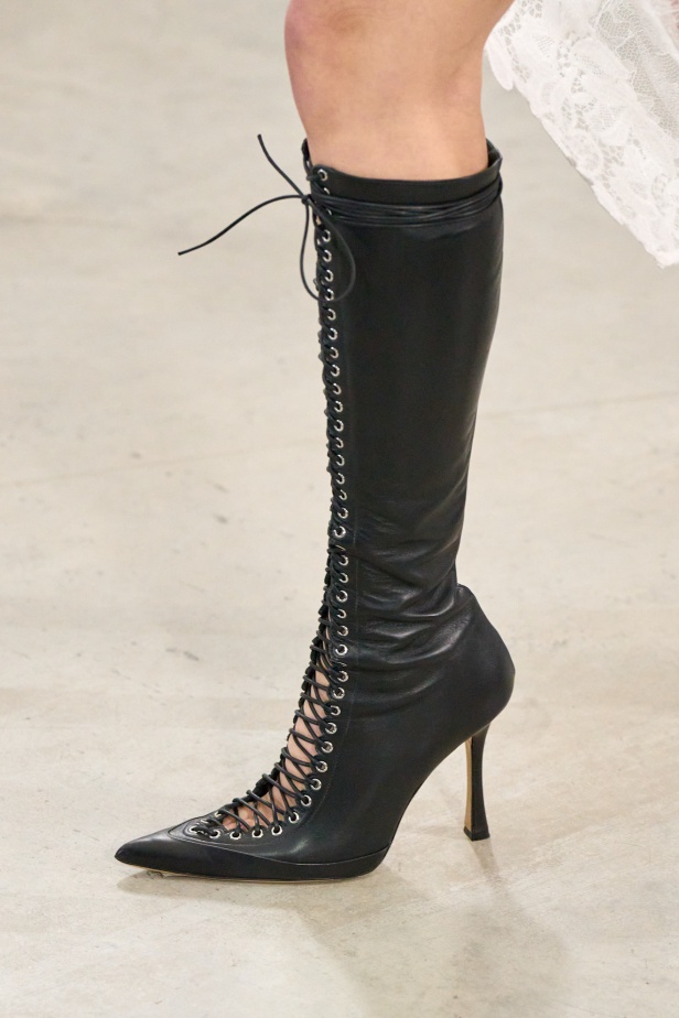 في أول مجموعة تحمل توقيعه لـ Blumarine ديفيد كوما يكرّم الأنوثة في السينما الإيطالية